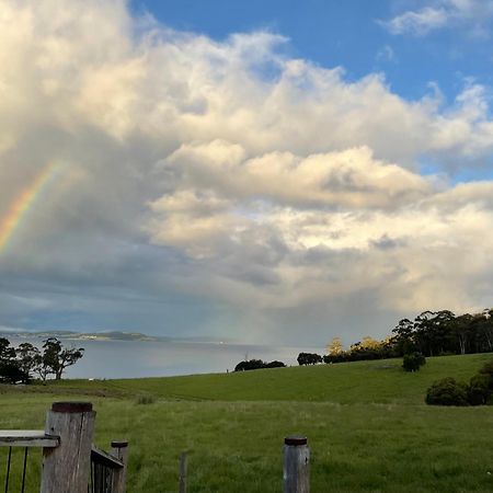 The Woolshed And Farmhouse Blue, Bruny Island Barnes Bay ภายนอก รูปภาพ
